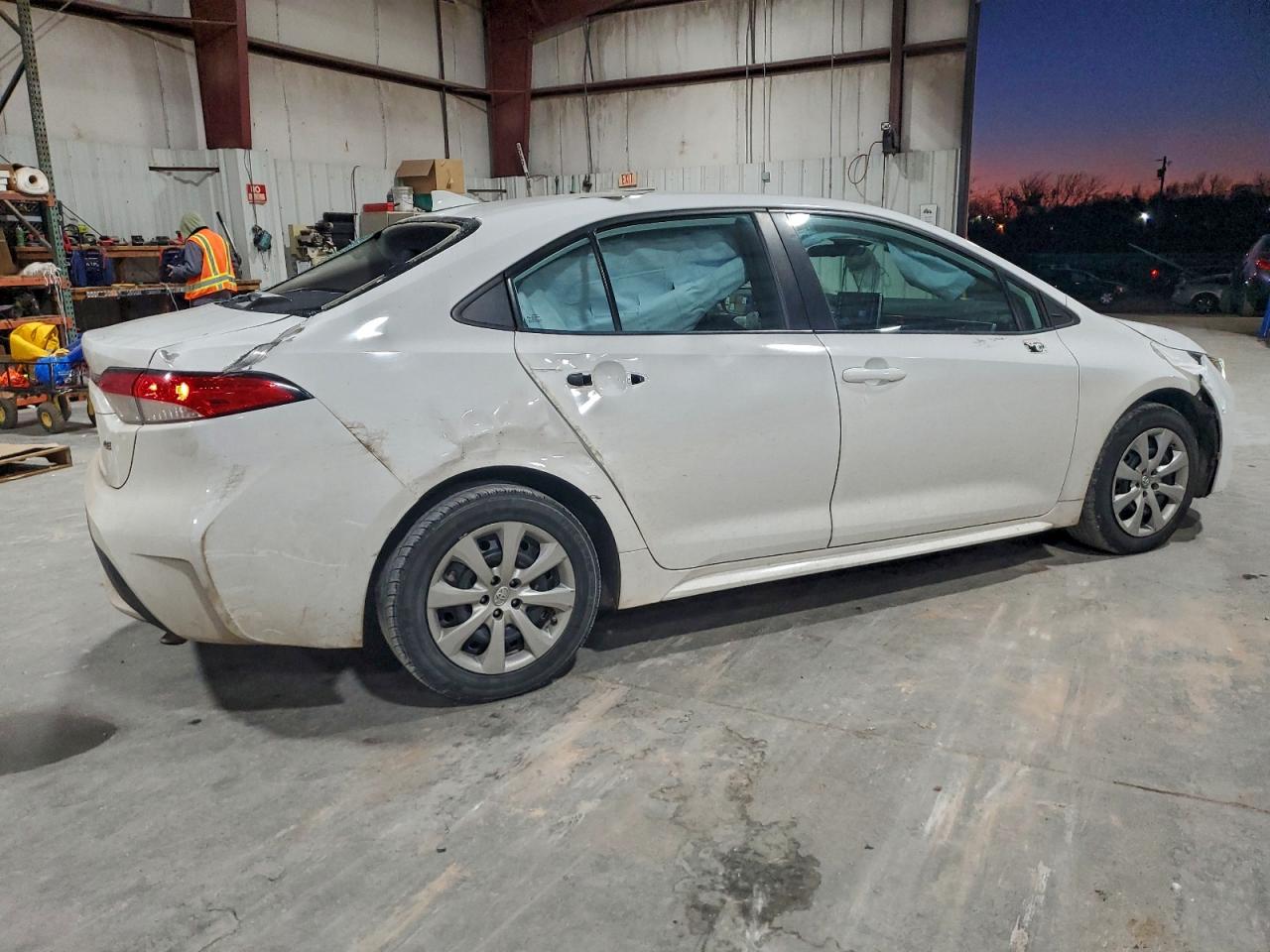 2021 TOYOTA COROLLA LE photo 5