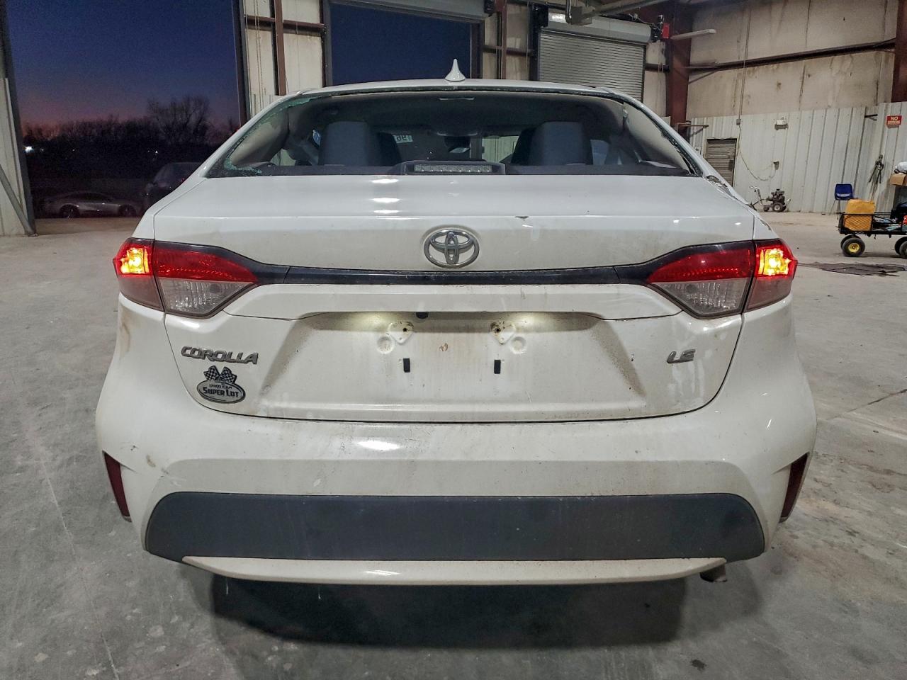 2021 TOYOTA COROLLA LE photo 11