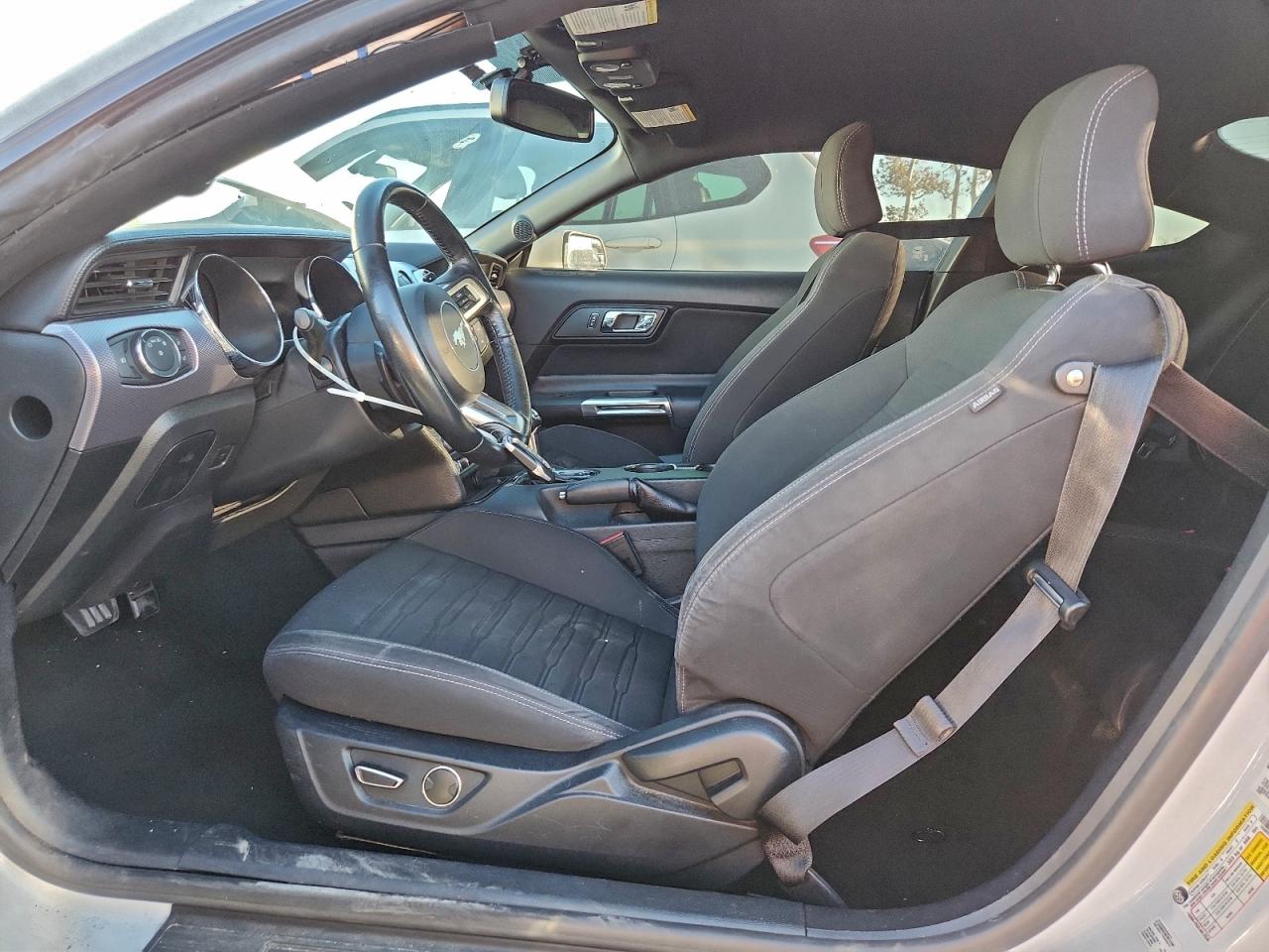 2016 FORD MUSTANG photo 7