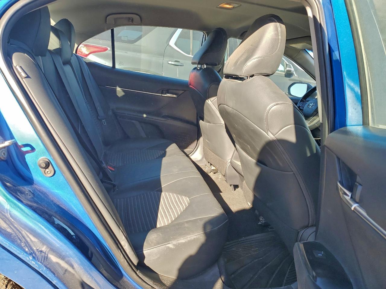 2019 TOYOTA CAMRY L photo 19