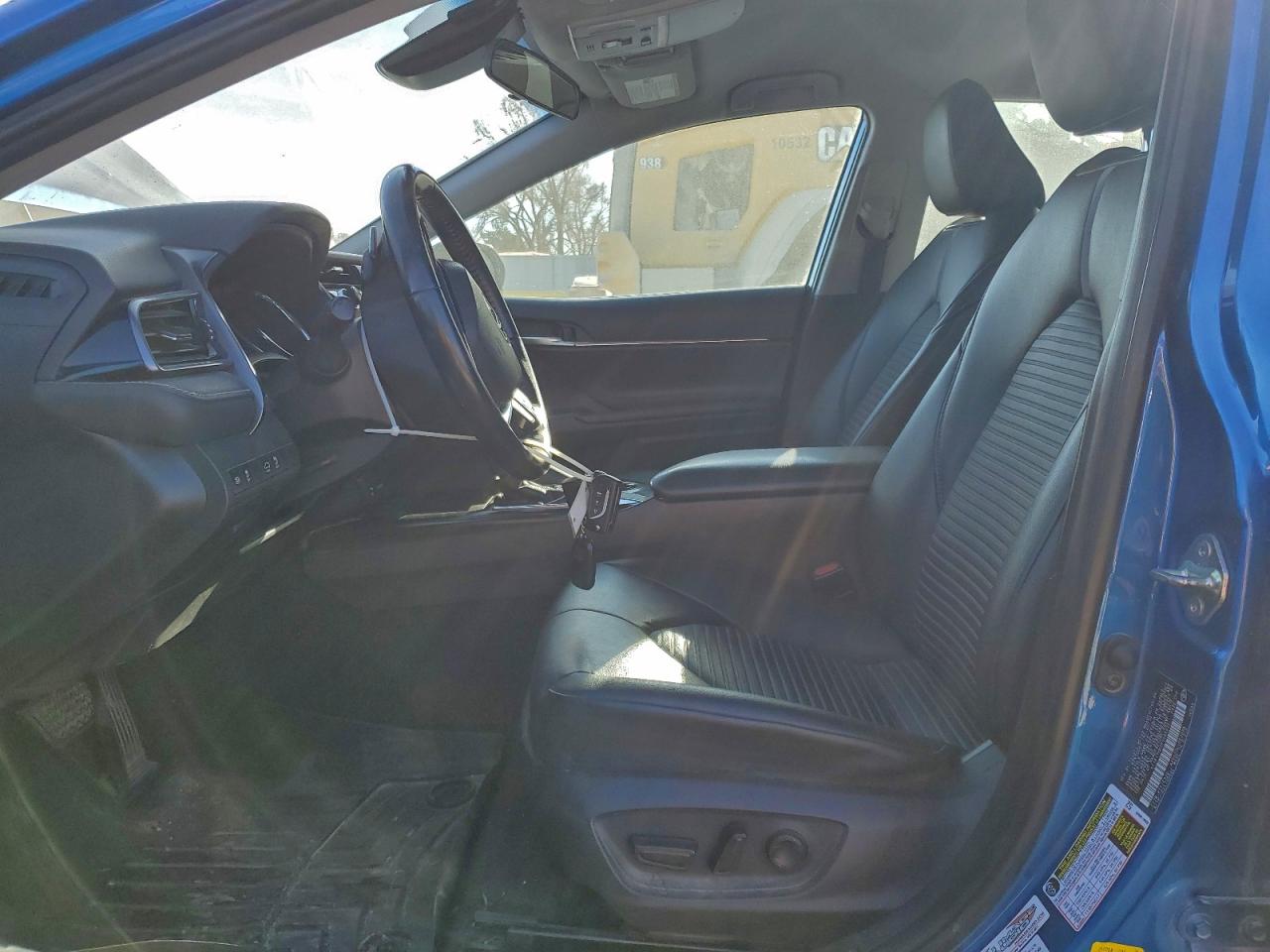 2019 TOYOTA CAMRY L photo 13