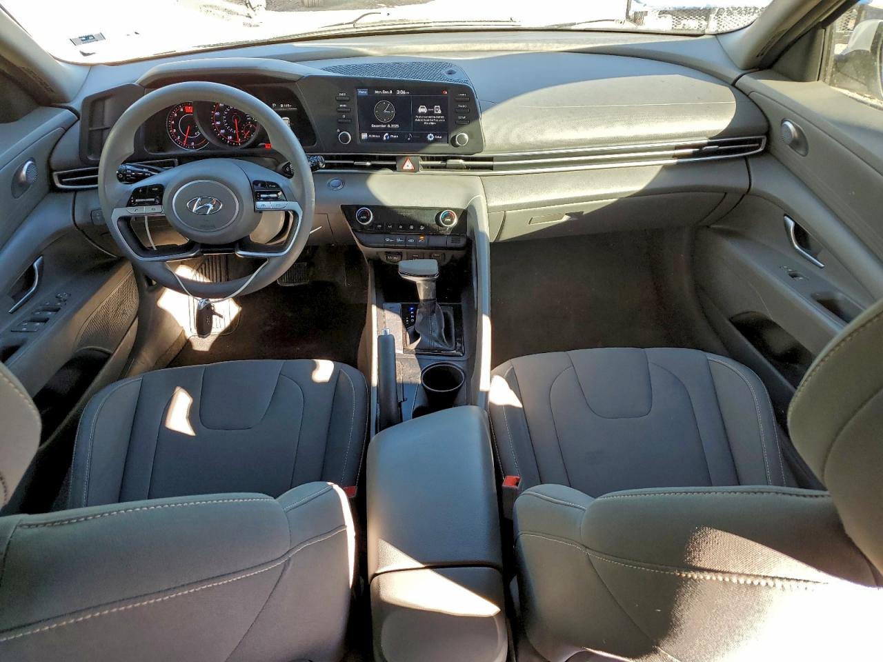 2021 HYUNDAI ELANTRA SEL photo 8
