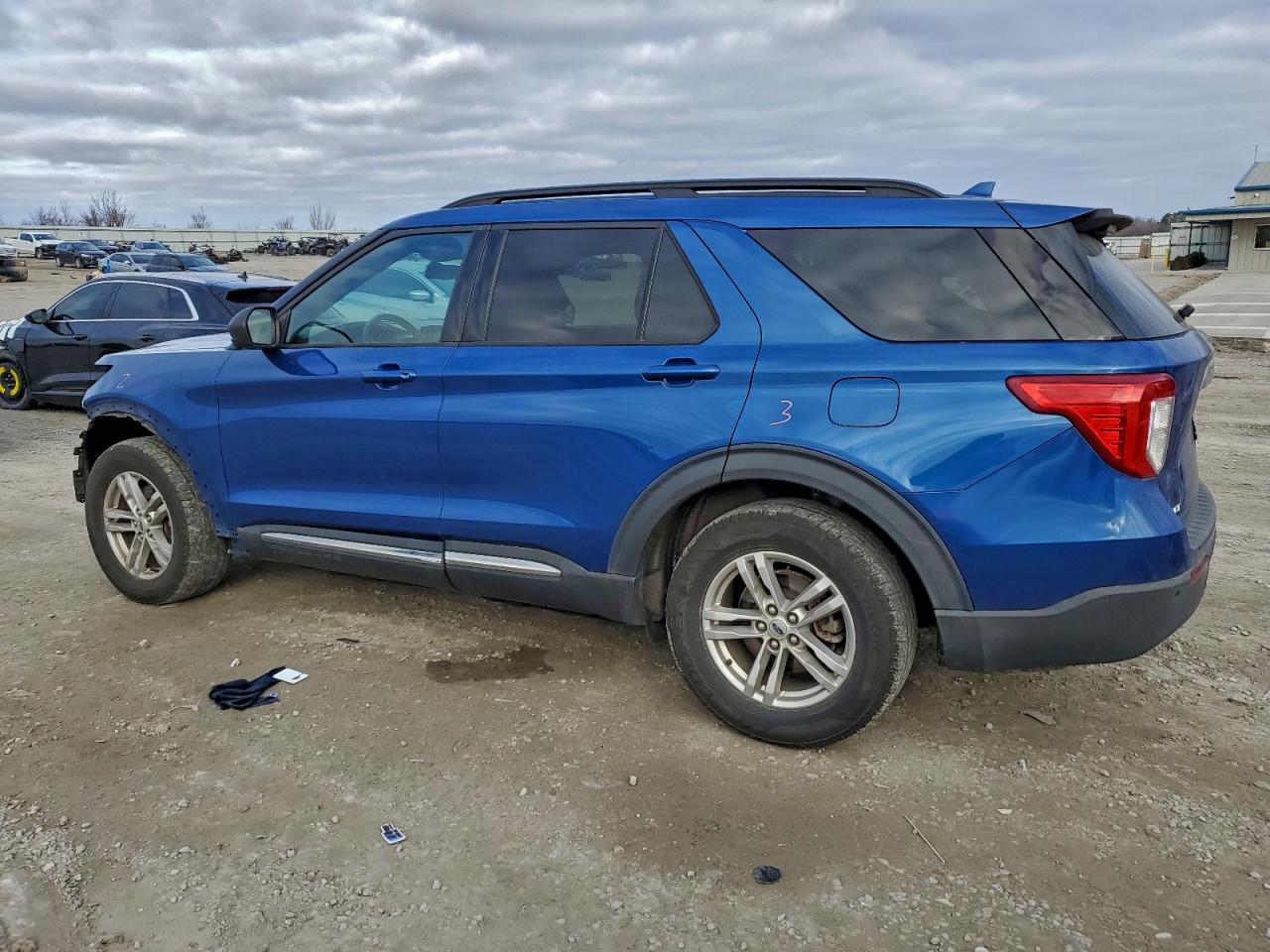 2020 FORD EXPLORER XLT photo 4