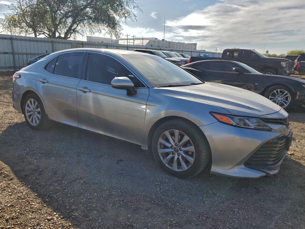 2020 TOYOTA CAMRY LE photo 7
