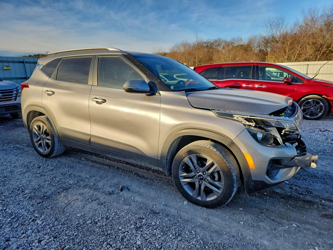 2021 KIA SELTOS S photo 4