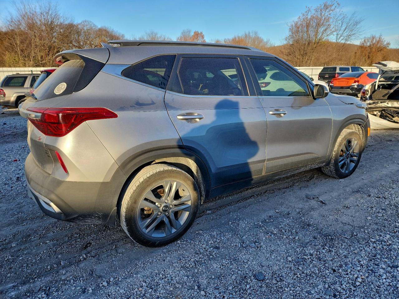 2021 KIA SELTOS S photo 3
