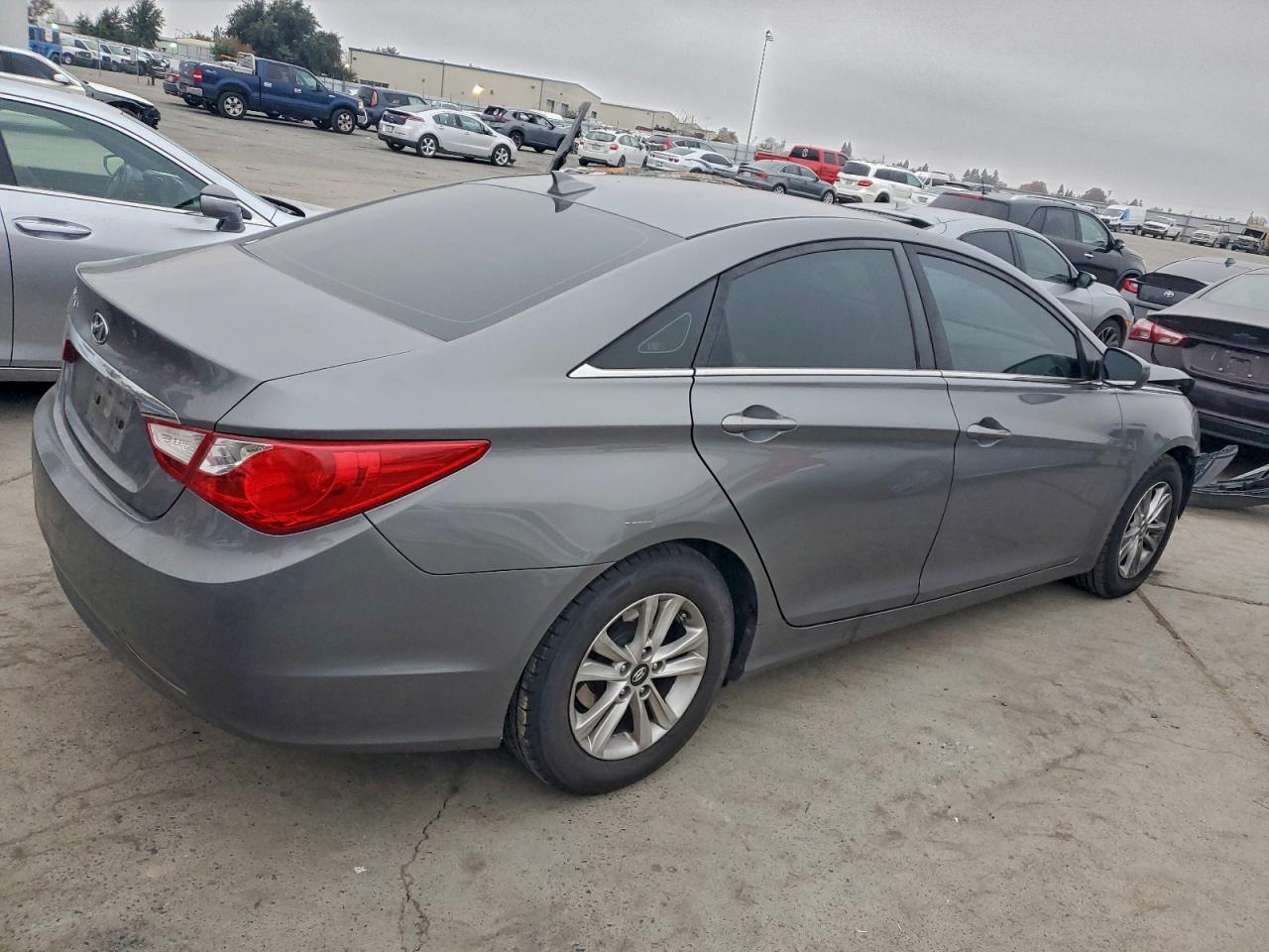 2013 HYUNDAI SONATA GLS photo 3