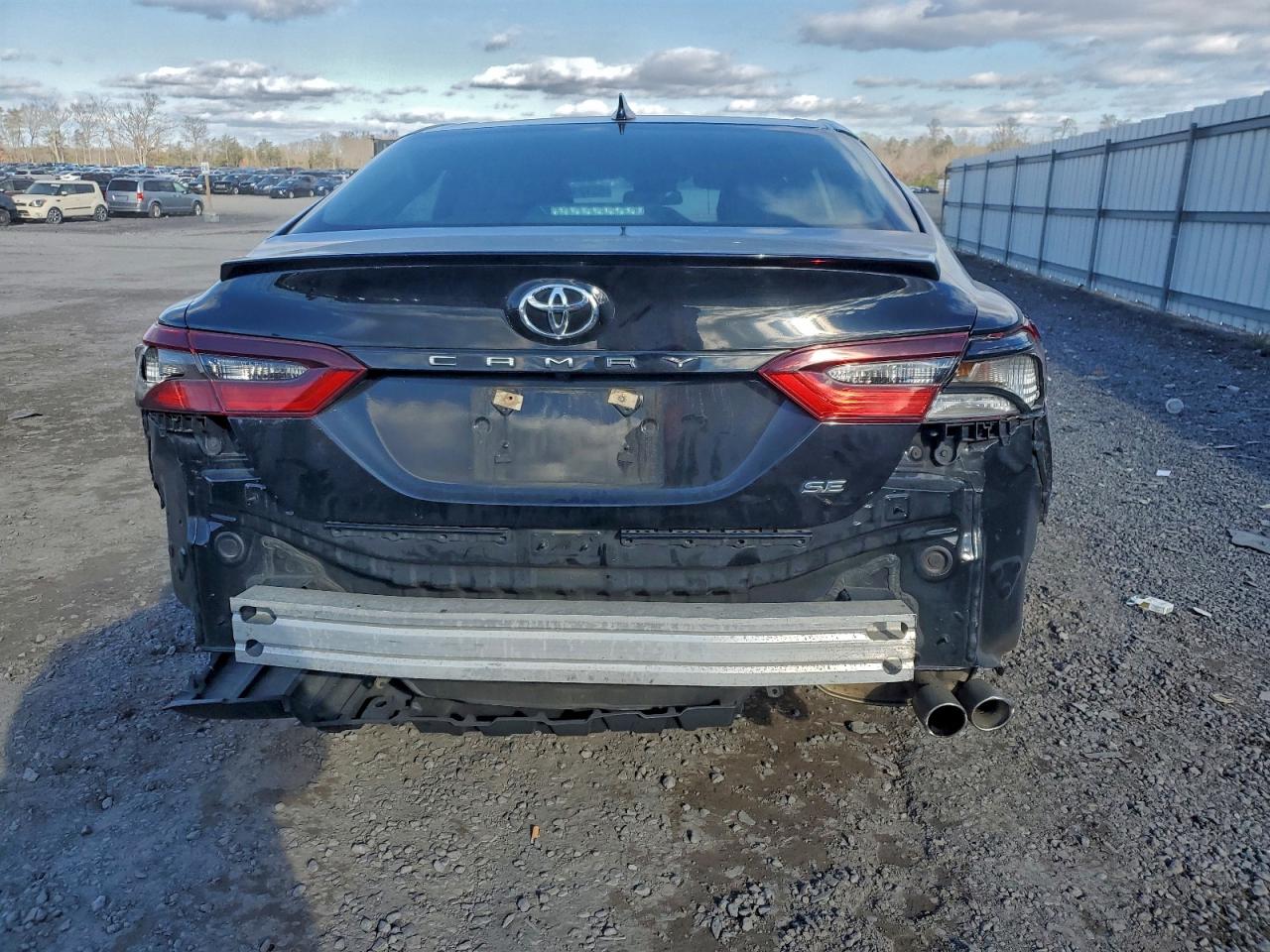 2022 TOYOTA CAMRY SE photo 11