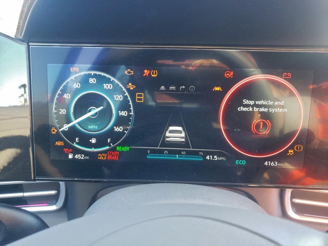 2025 HYUNDAI ELANTRA photo 9