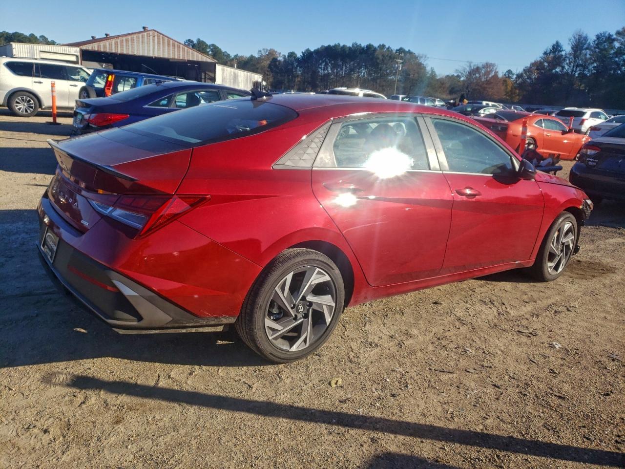 2025 HYUNDAI ELANTRA photo 3