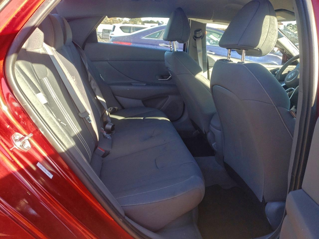 2025 HYUNDAI ELANTRA photo 10