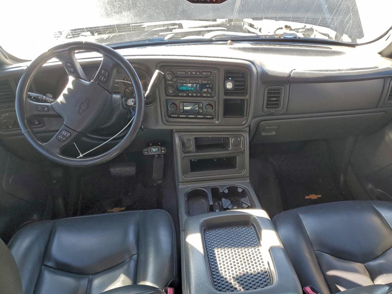2004 CHEVROLET AVALANCHE K1500 photo 8