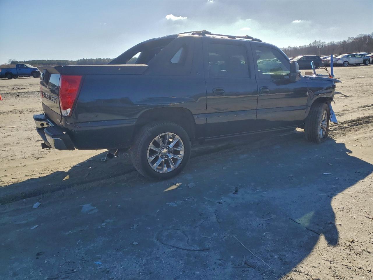 2004 CHEVROLET AVALANCHE K1500 photo 3