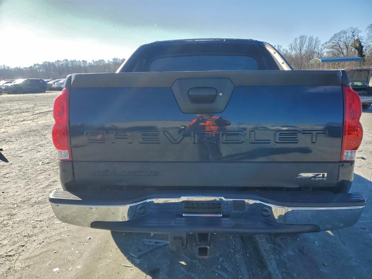 2004 CHEVROLET AVALANCHE K1500 photo 6