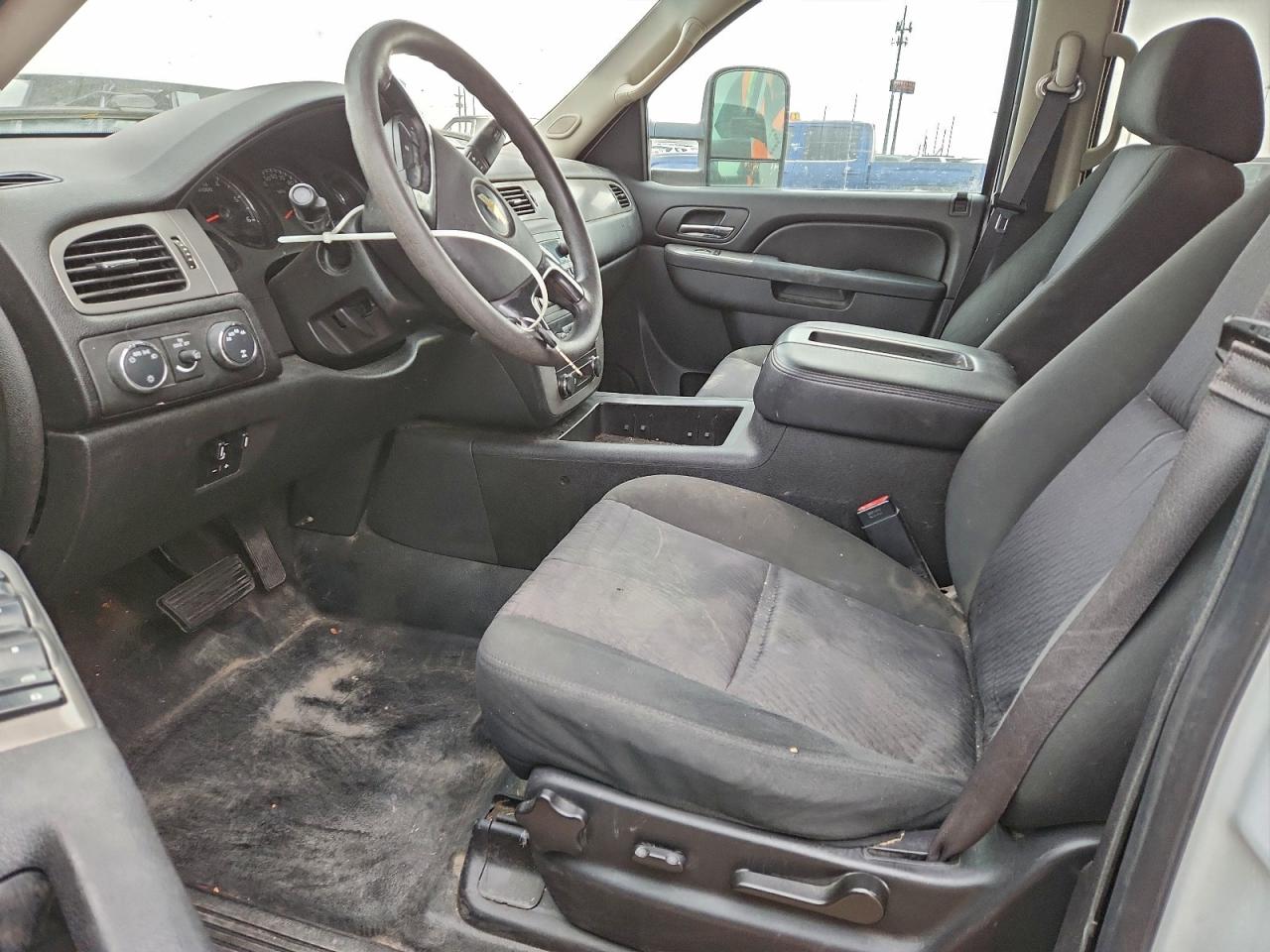 2013 CHEVROLET SUBURBAN K2500 photo 7