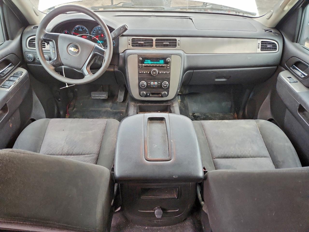 2013 CHEVROLET SUBURBAN K2500 photo 8