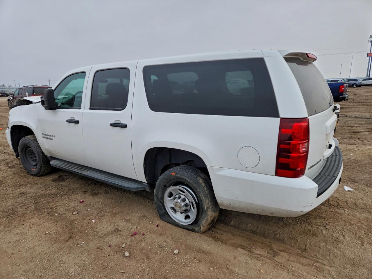 2013 CHEVROLET SUBURBAN K2500 photo 2