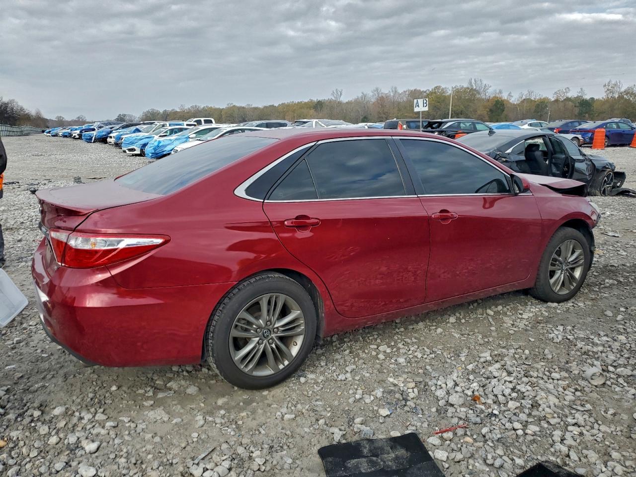 2016 TOYOTA CAMRY LE photo 7