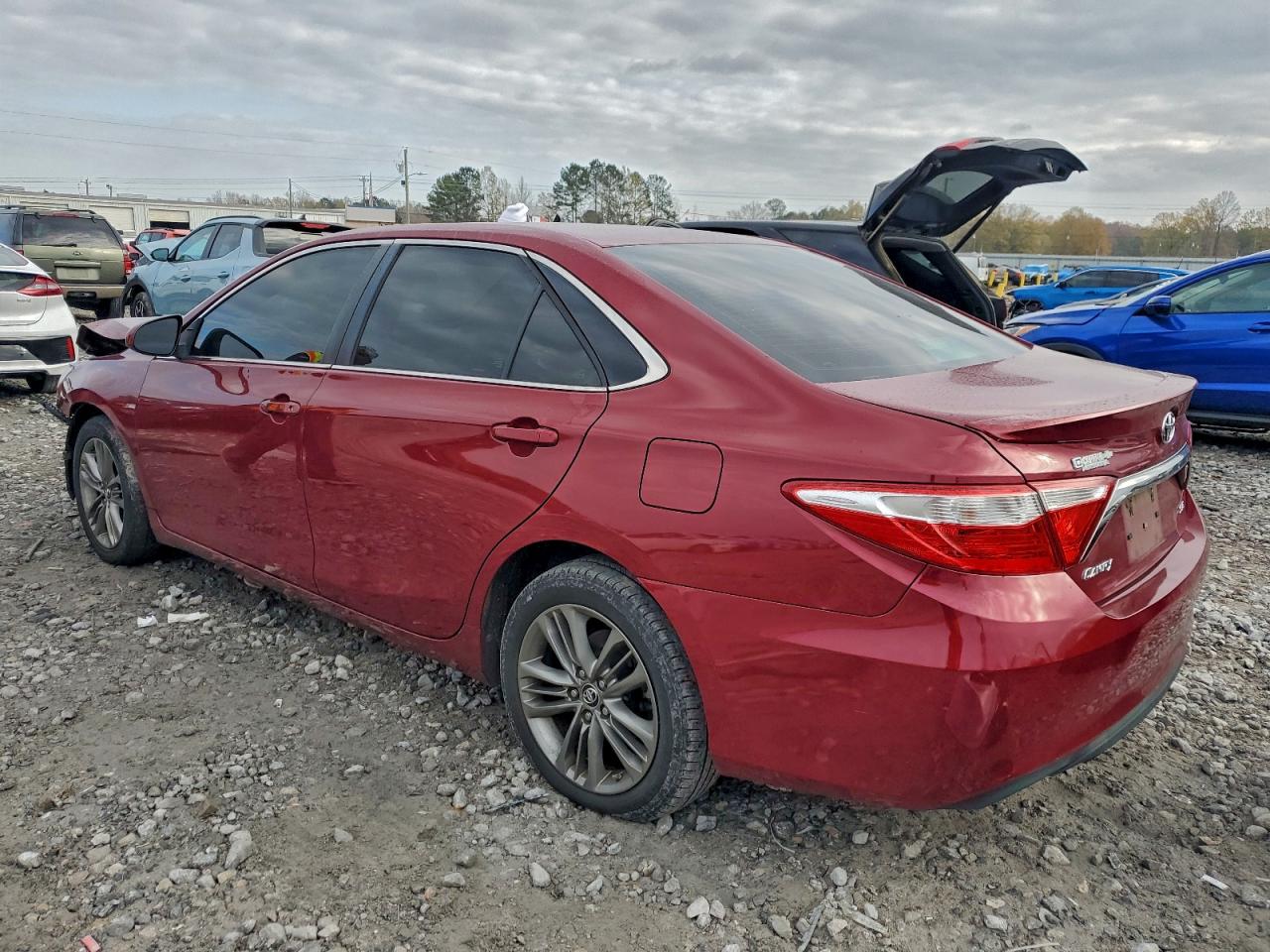 2016 TOYOTA CAMRY LE photo 4