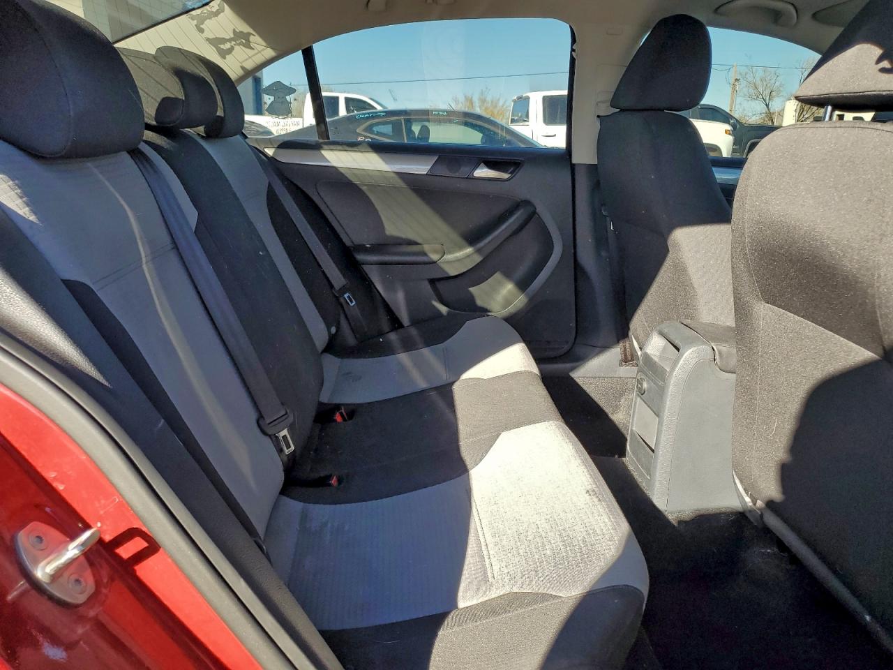 2017 VOLKSWAGEN JETTA photo 19