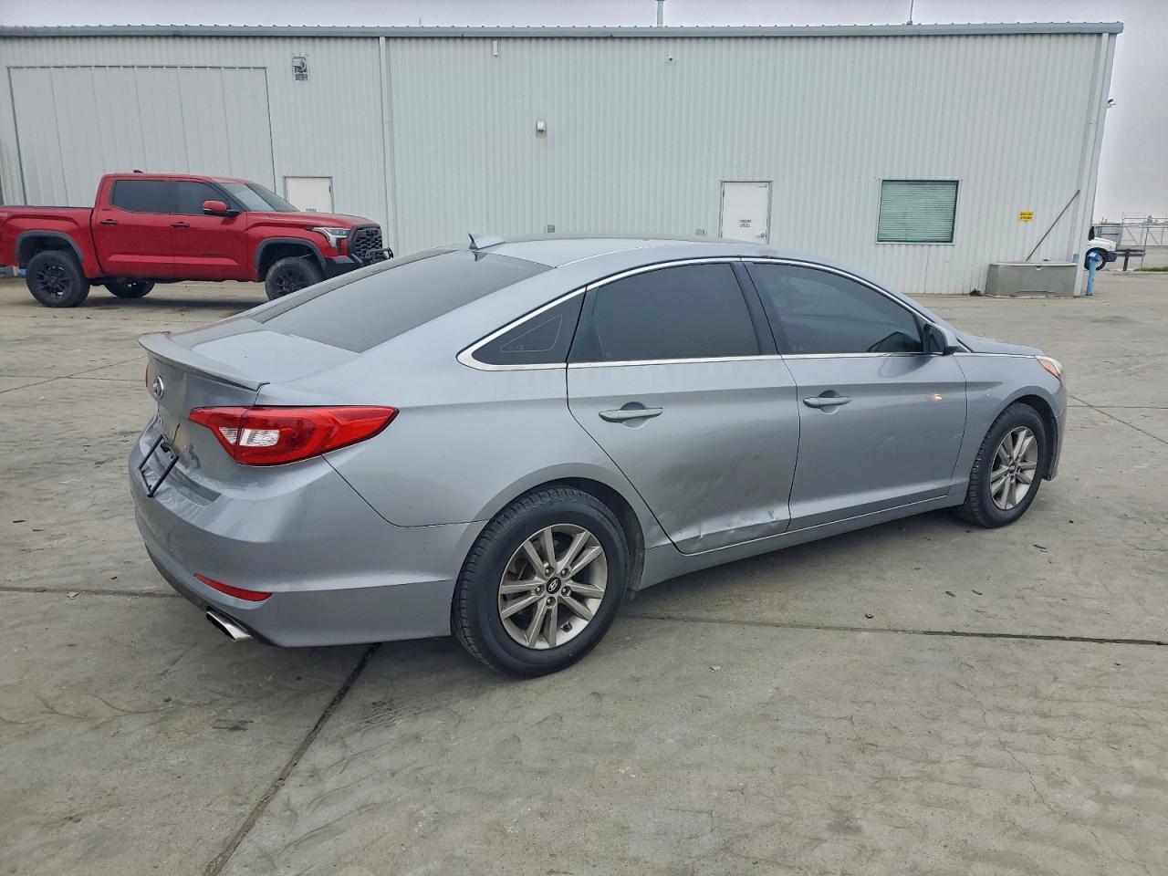 2015 HYUNDAI SONATA SE photo 5