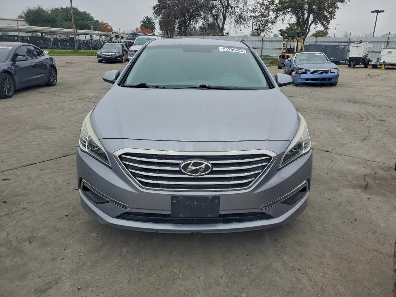 2015 HYUNDAI SONATA SE photo 9