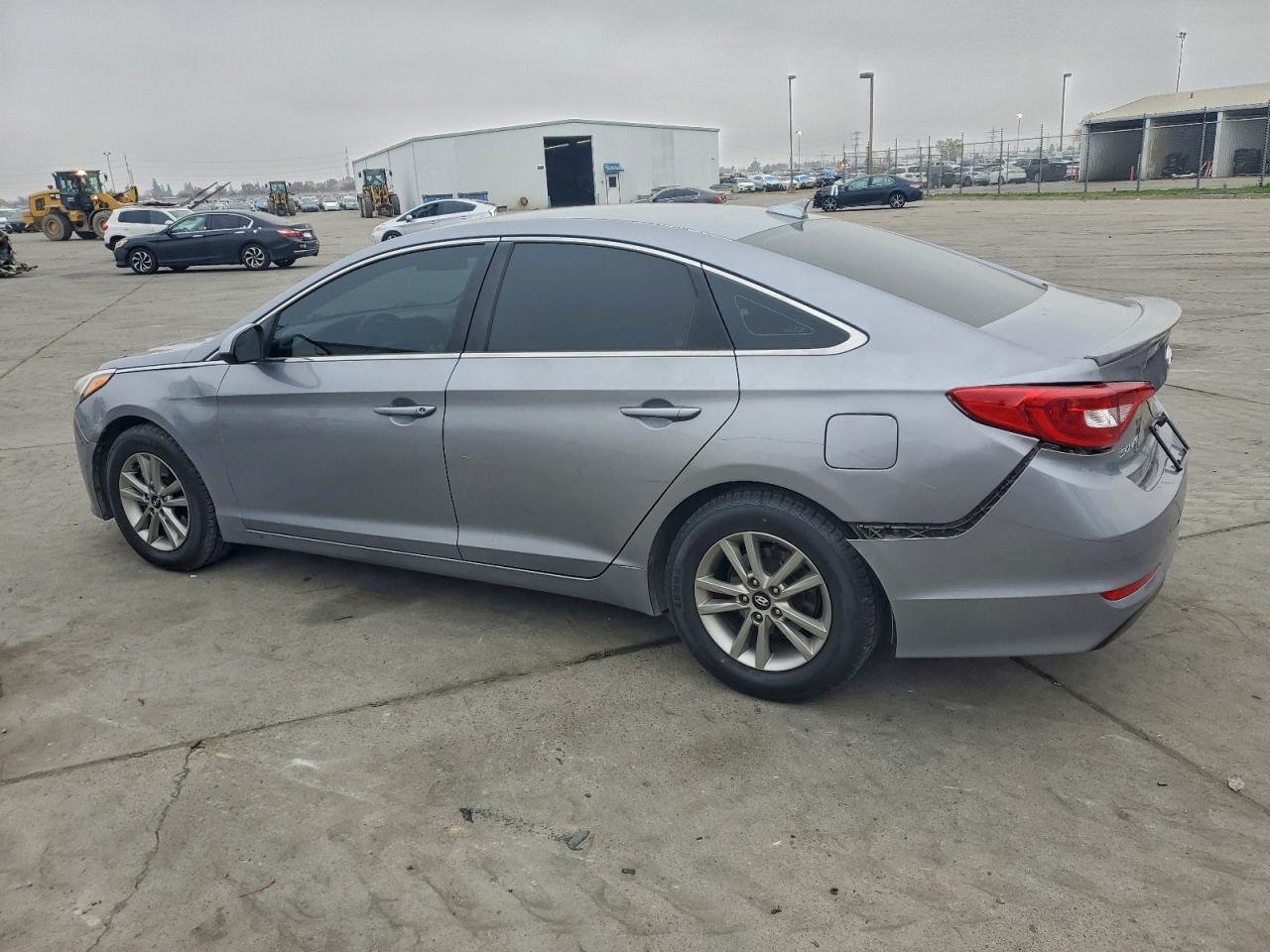 2015 HYUNDAI SONATA SE photo 3
