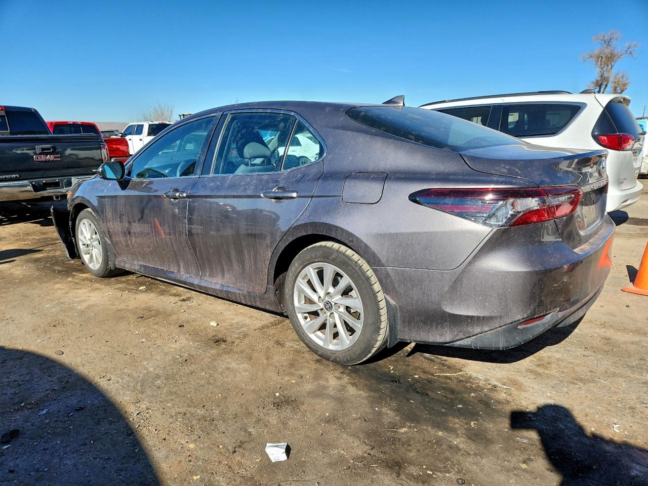 2023 TOYOTA CAMRY LE photo 3