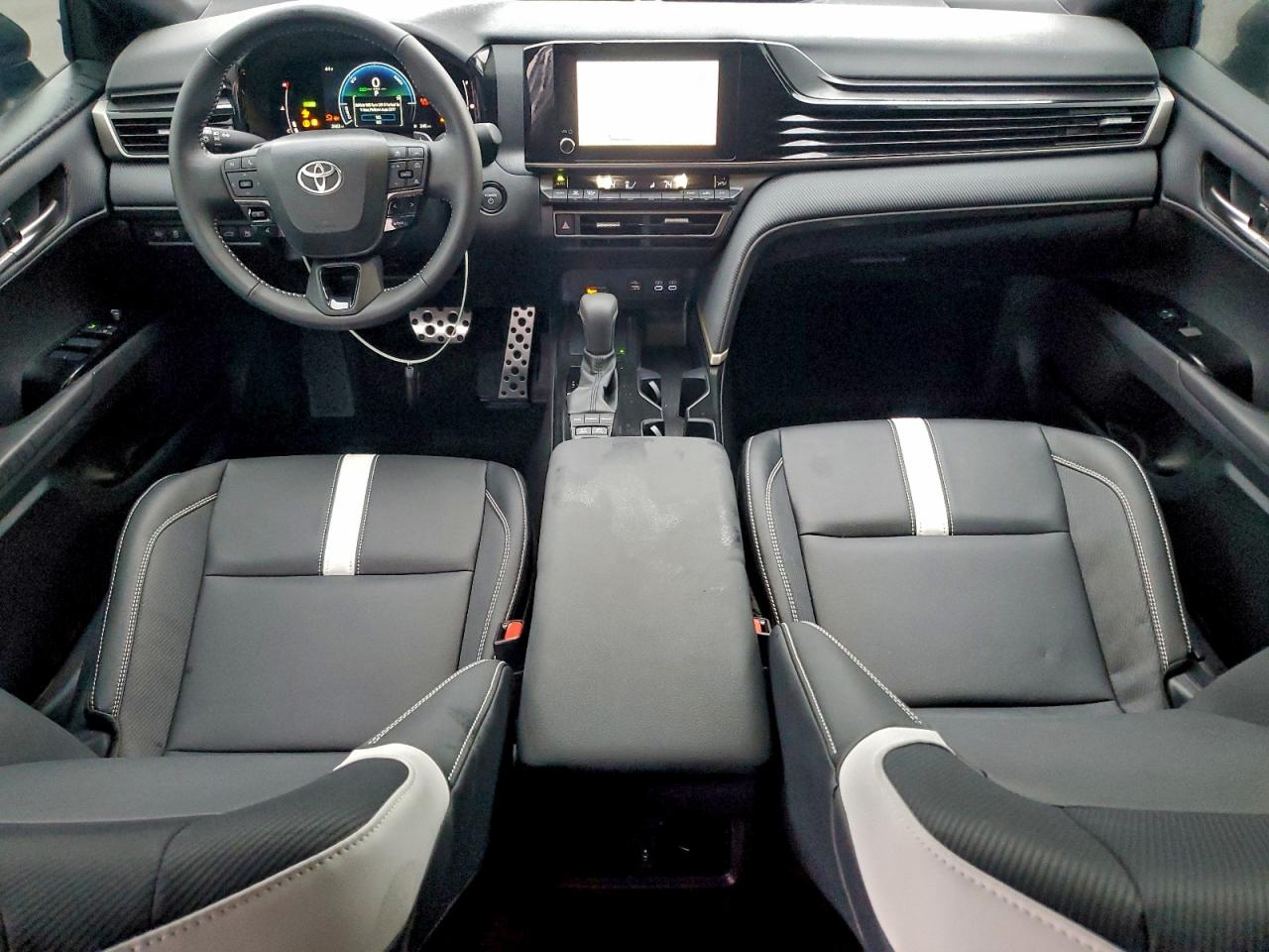 2025 TOYOTA CAMRY XSE photo 8