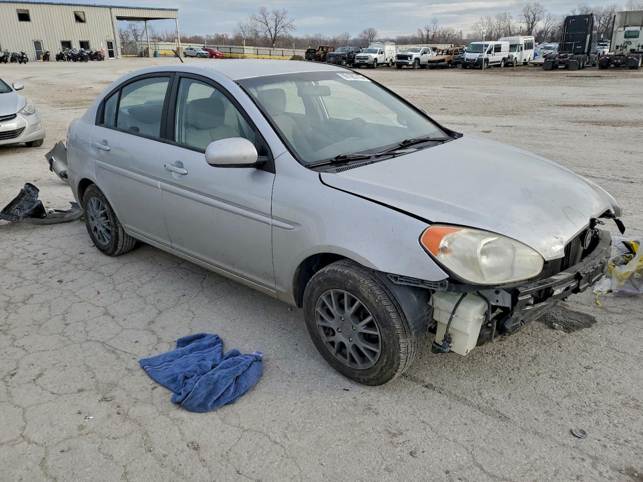 2010 HYUNDAI ACCENT GLS photo 7