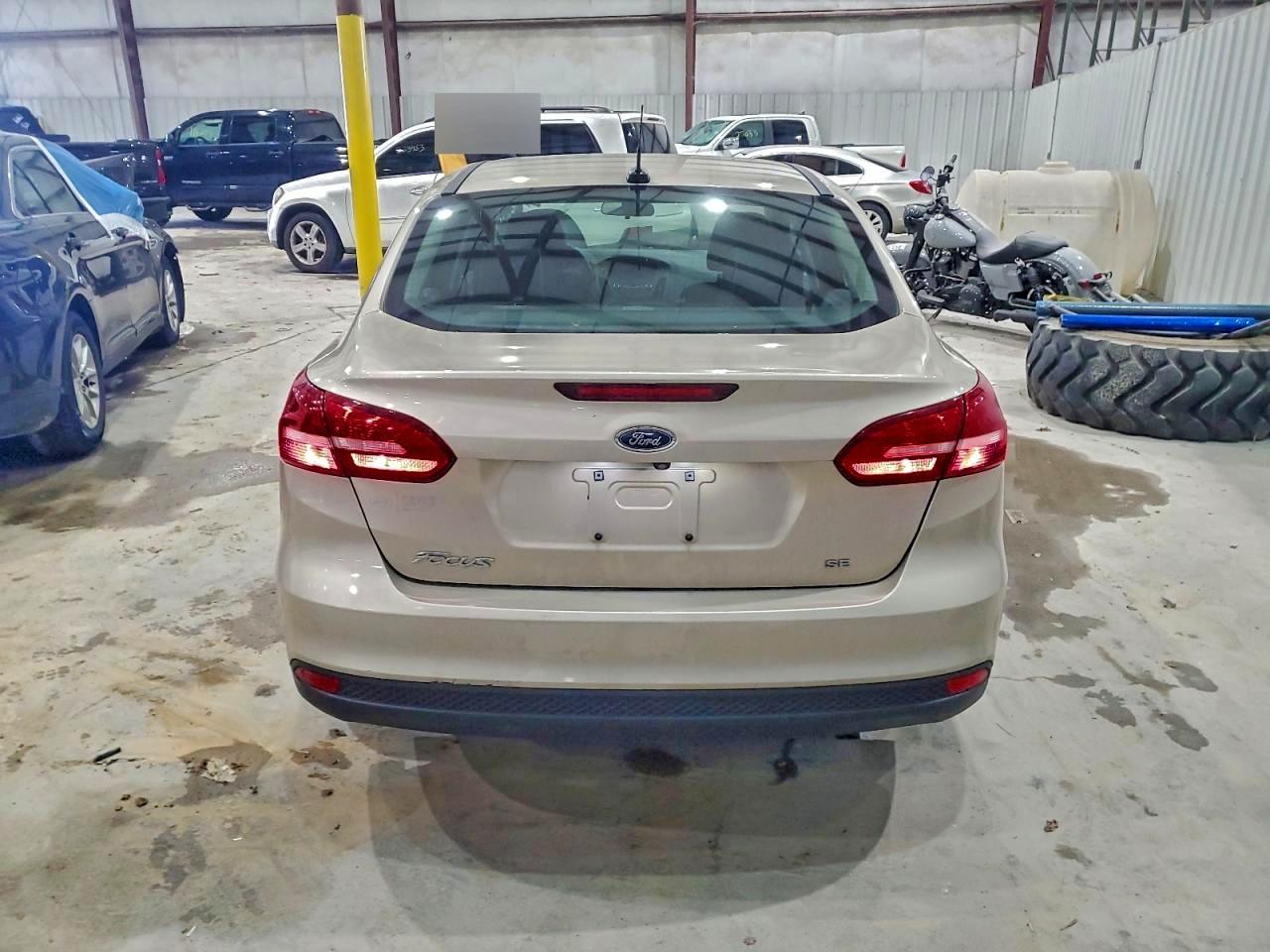 2017 FORD FOCUS SE photo 11