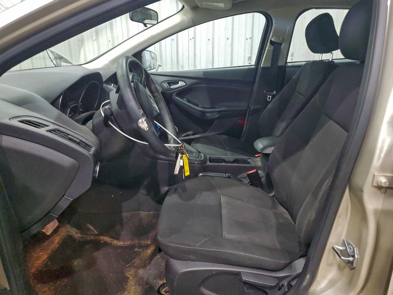 2017 FORD FOCUS SE photo 13