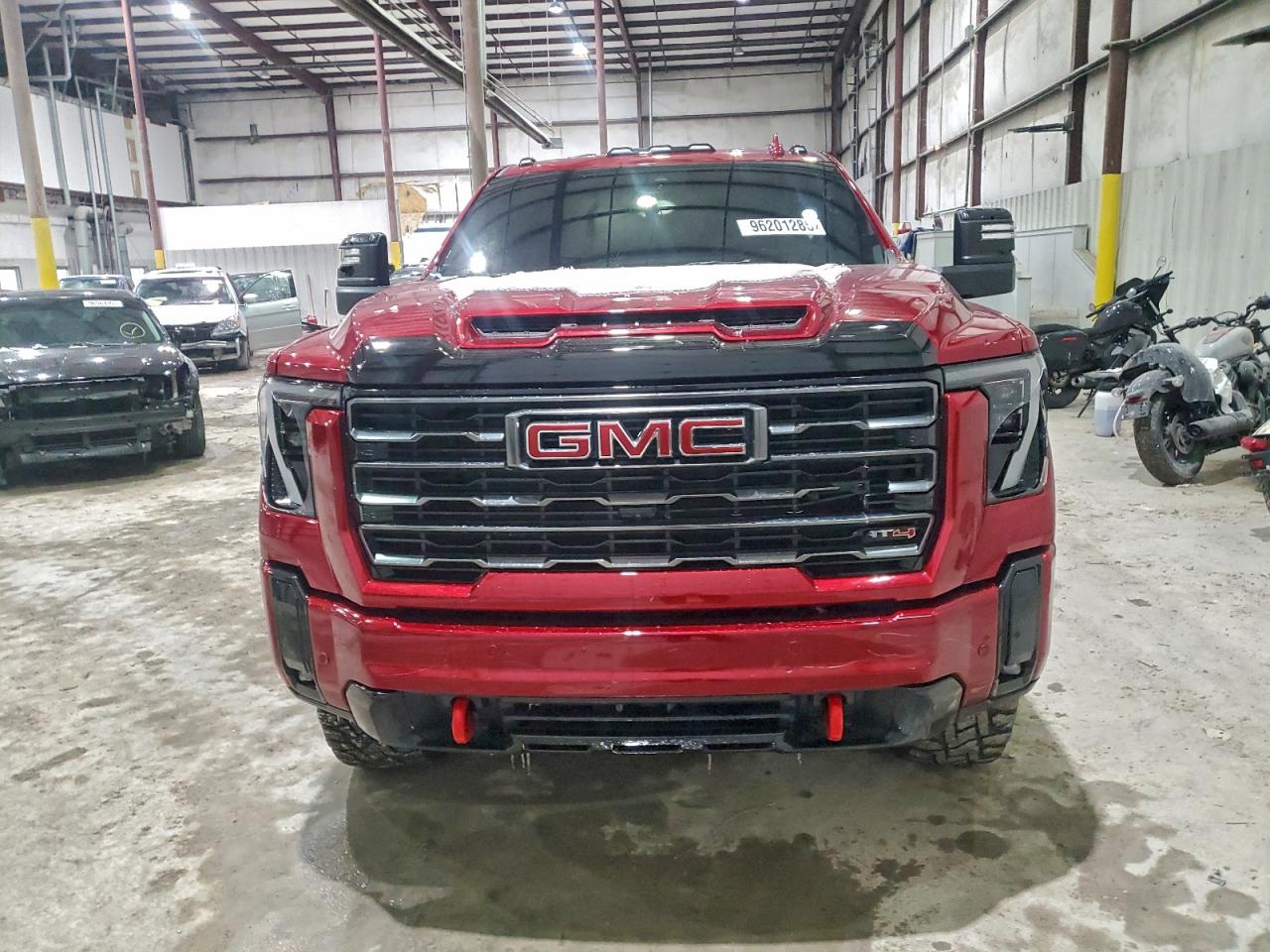 2025 GMC SIERRA K2500 AT4 photo 5