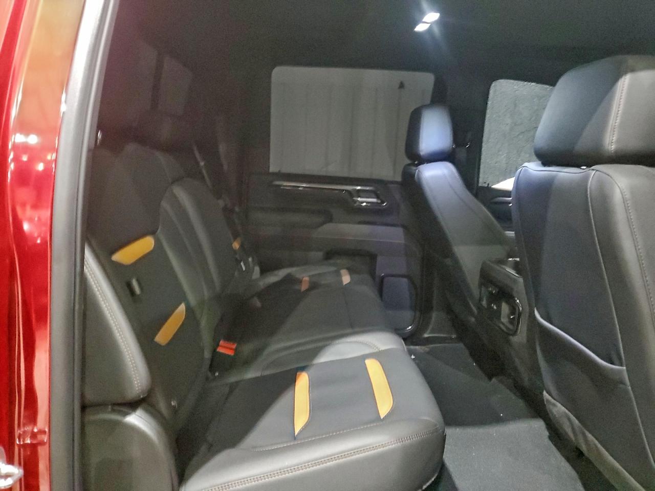 2025 GMC SIERRA K2500 AT4 photo 10