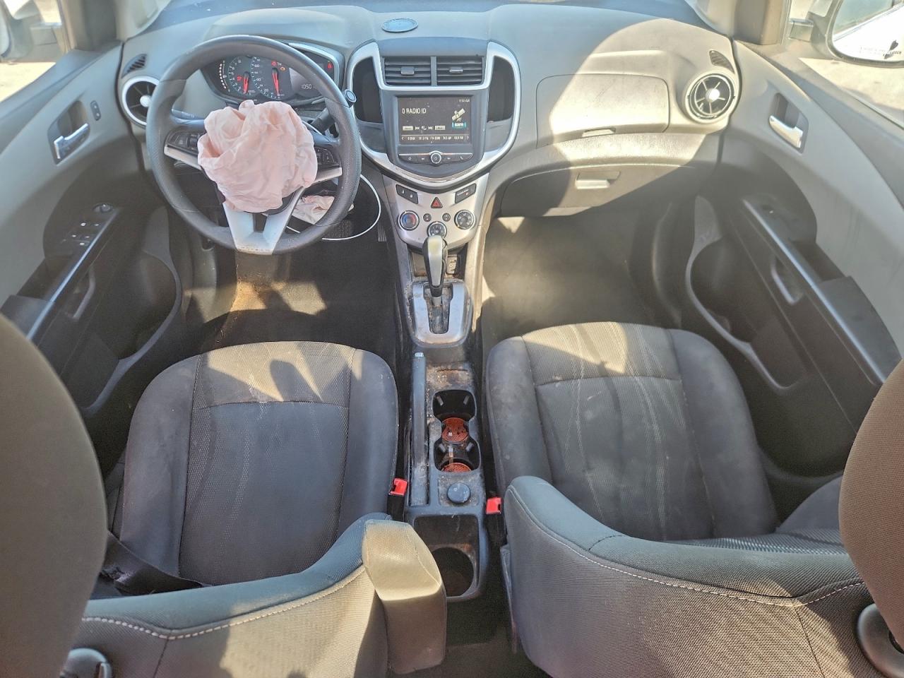 2017 CHEVROLET SONIC LT photo 8