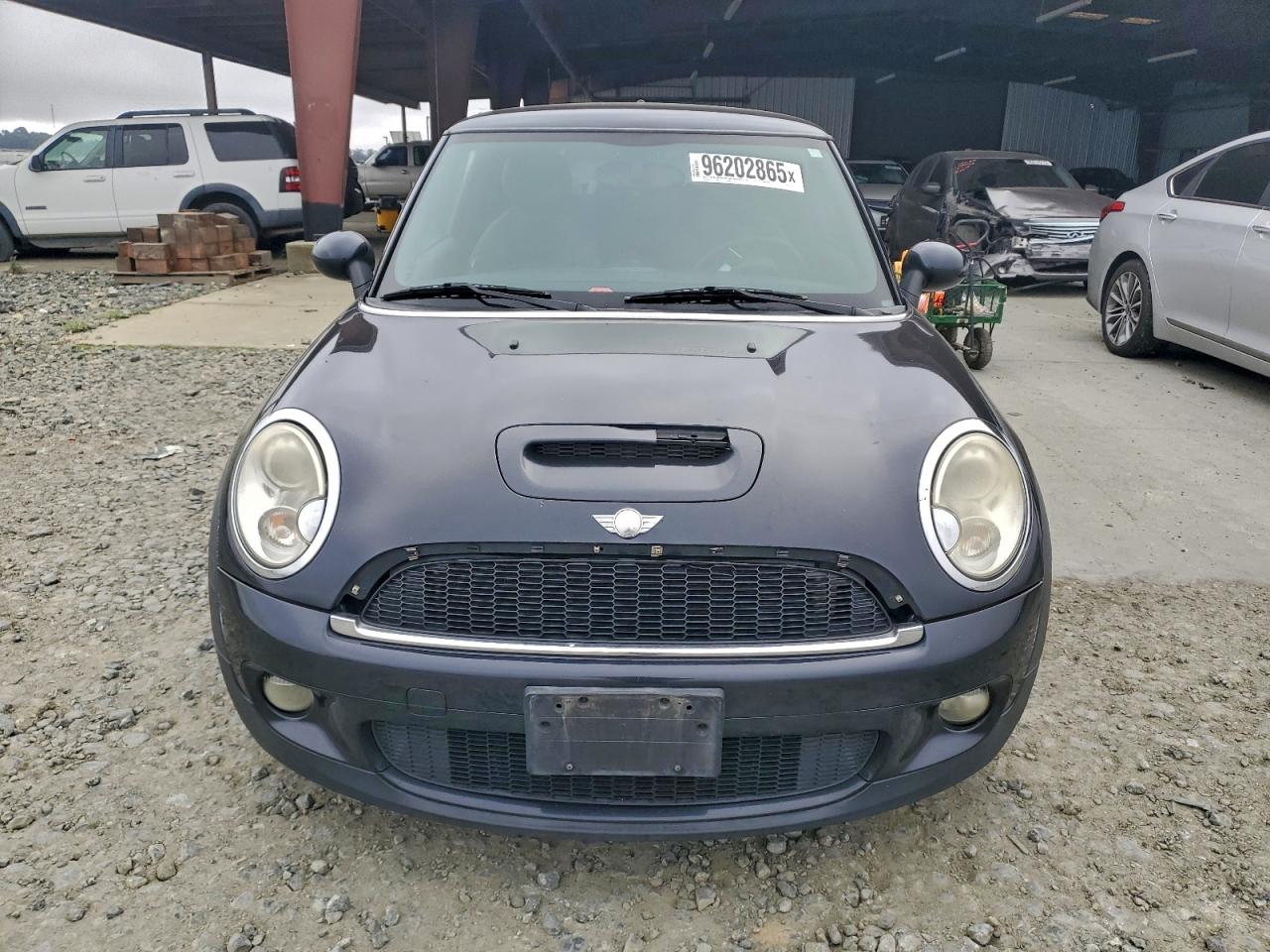 2008 MINI COOPER S photo 9