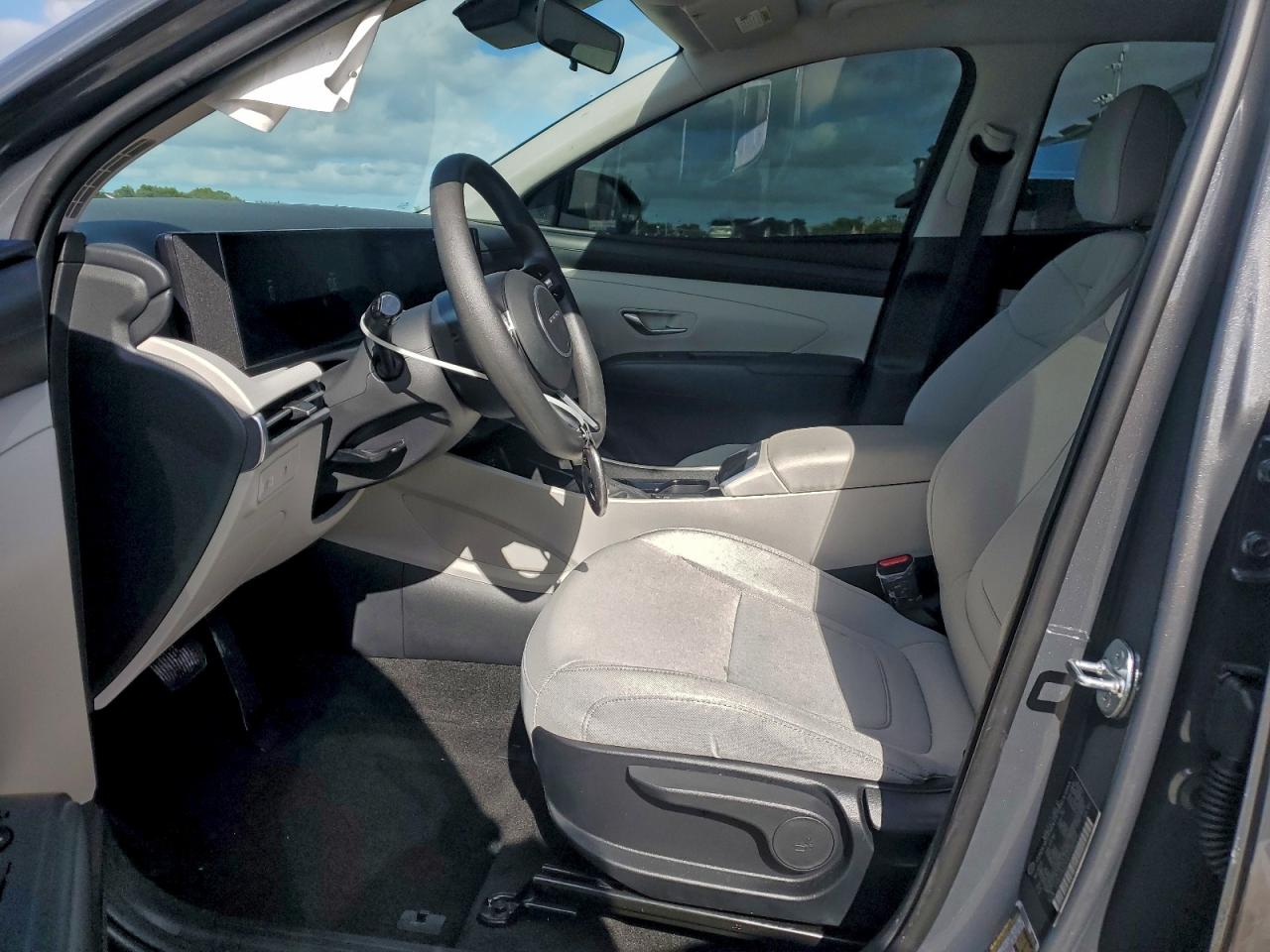 2025 HYUNDAI TUCSON SE photo 7