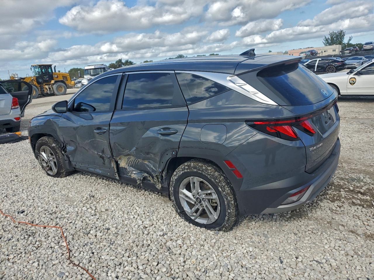 2025 HYUNDAI TUCSON SE photo 2