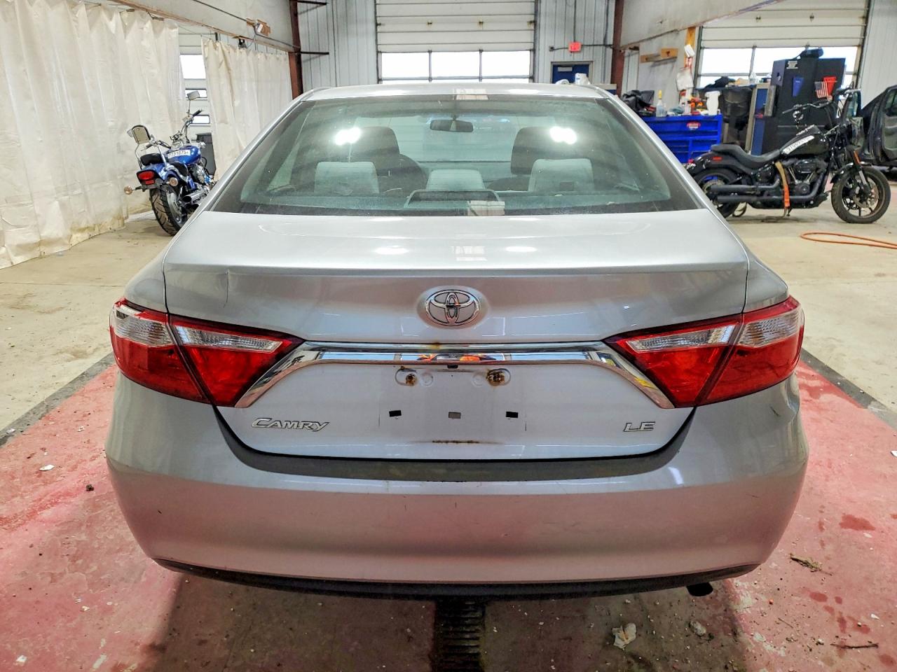 2016 TOYOTA CAMRY LE photo 11