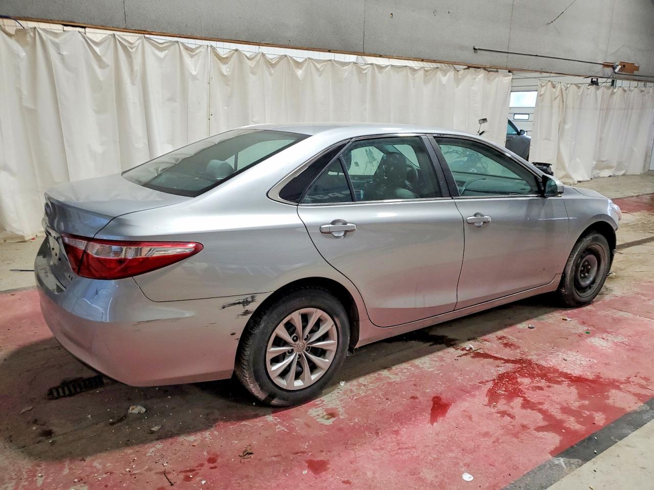 2016 TOYOTA CAMRY LE photo 5