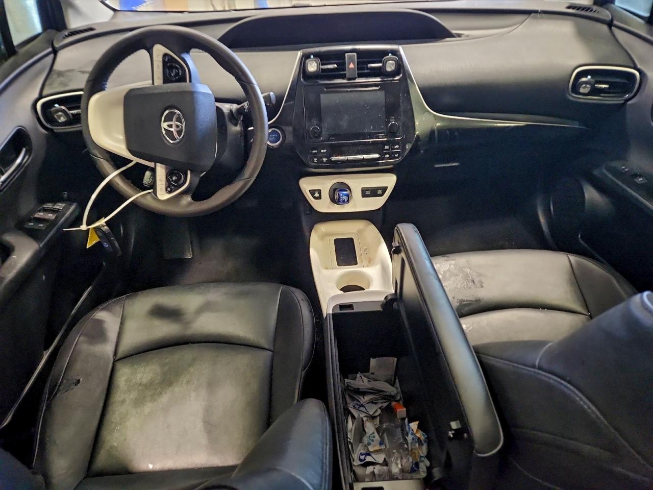 2016 TOYOTA PRIUS FOUR photo 22