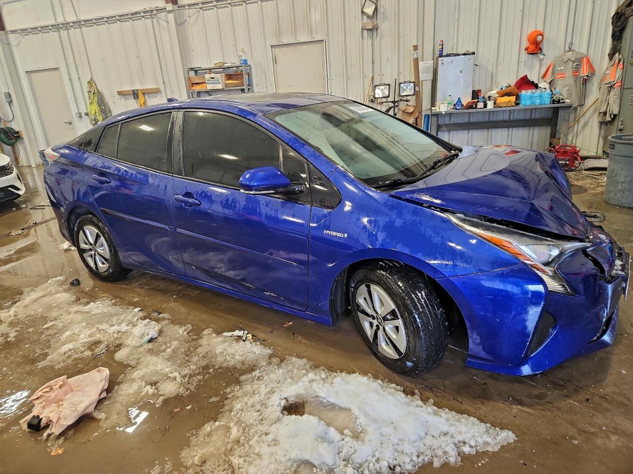 2016 TOYOTA PRIUS FOUR photo 10