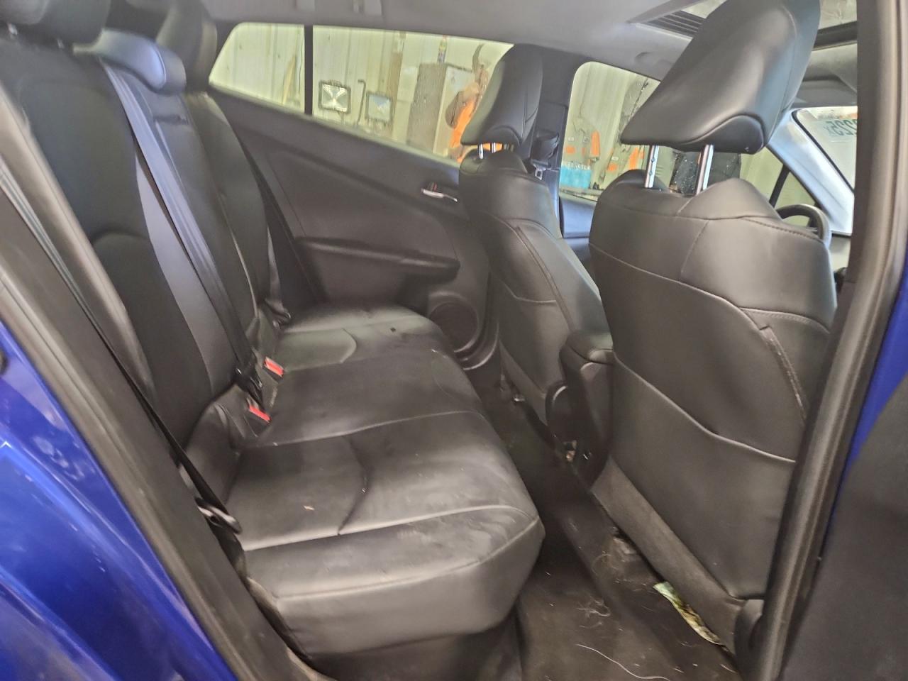 2016 TOYOTA PRIUS FOUR photo 28
