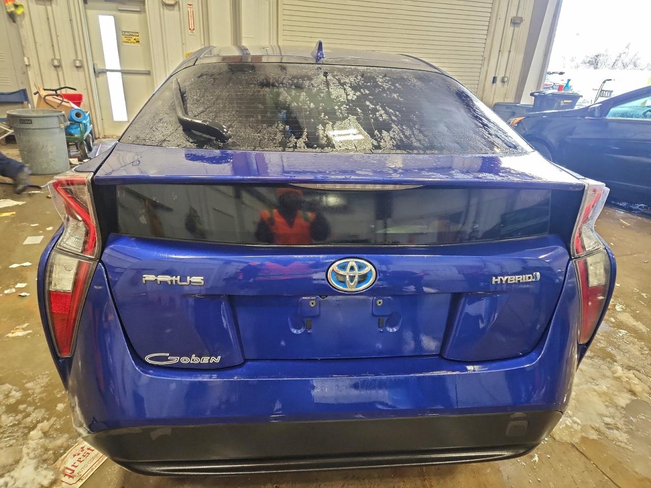 2016 TOYOTA PRIUS FOUR photo 16
