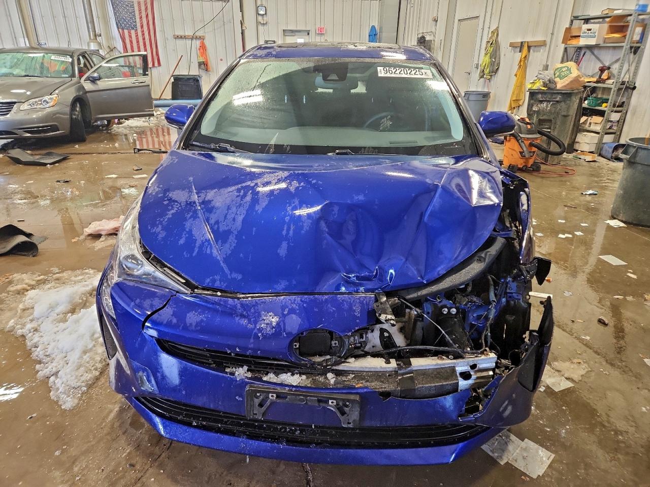 2016 TOYOTA PRIUS FOUR photo 13