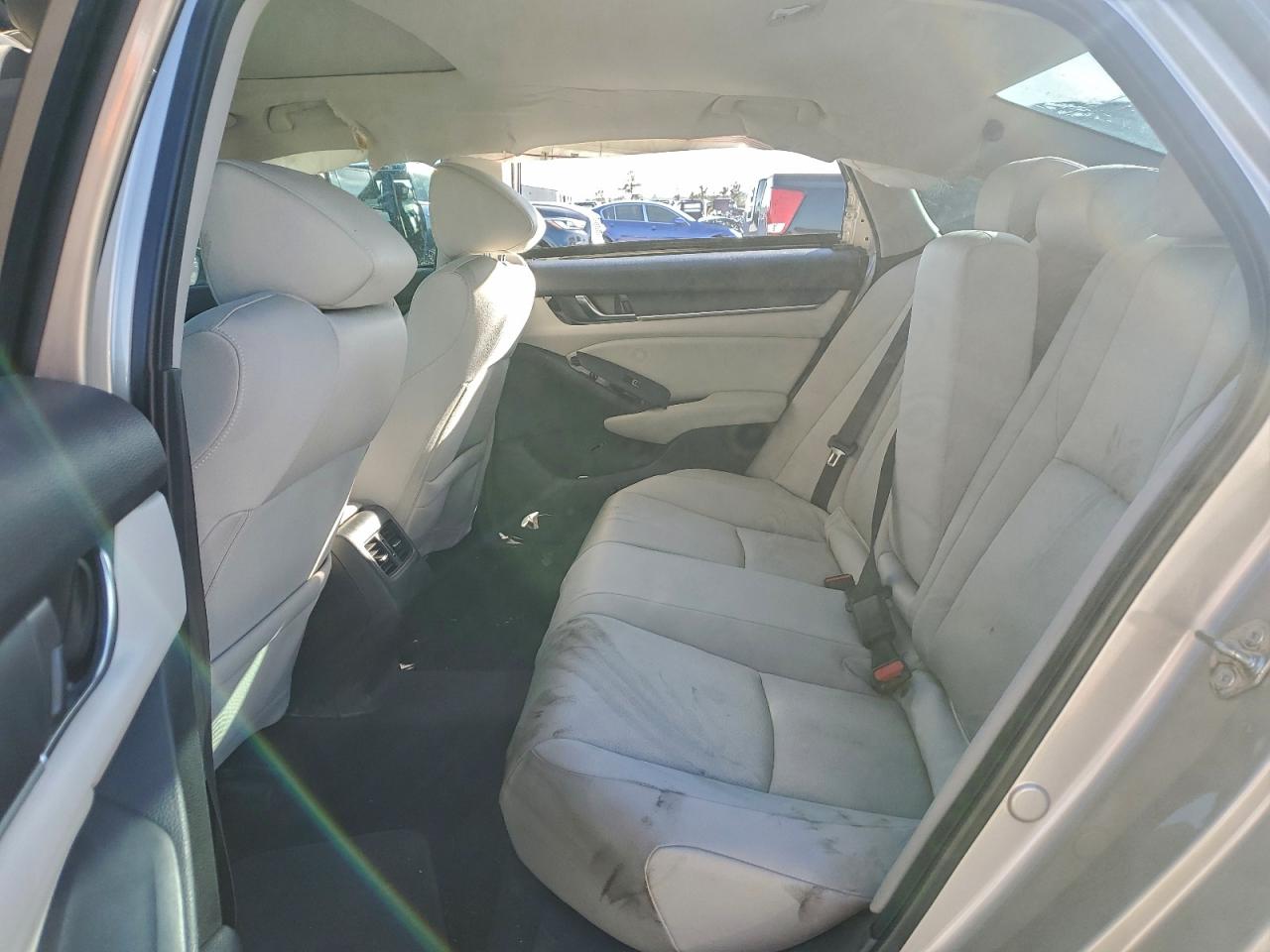 2018 HONDA ACCORD EX photo 19