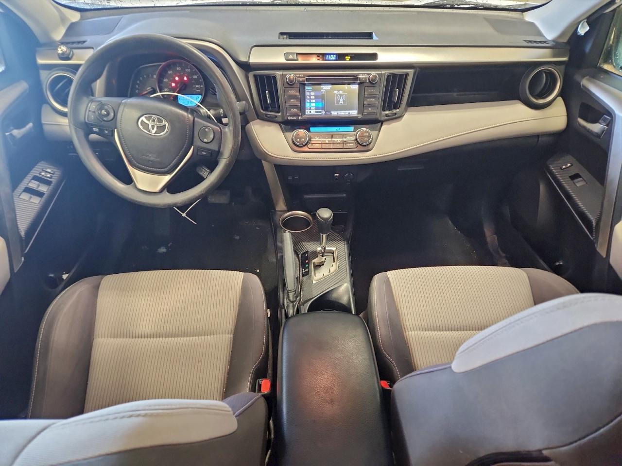 2015 TOYOTA RAV4 XLE photo 15