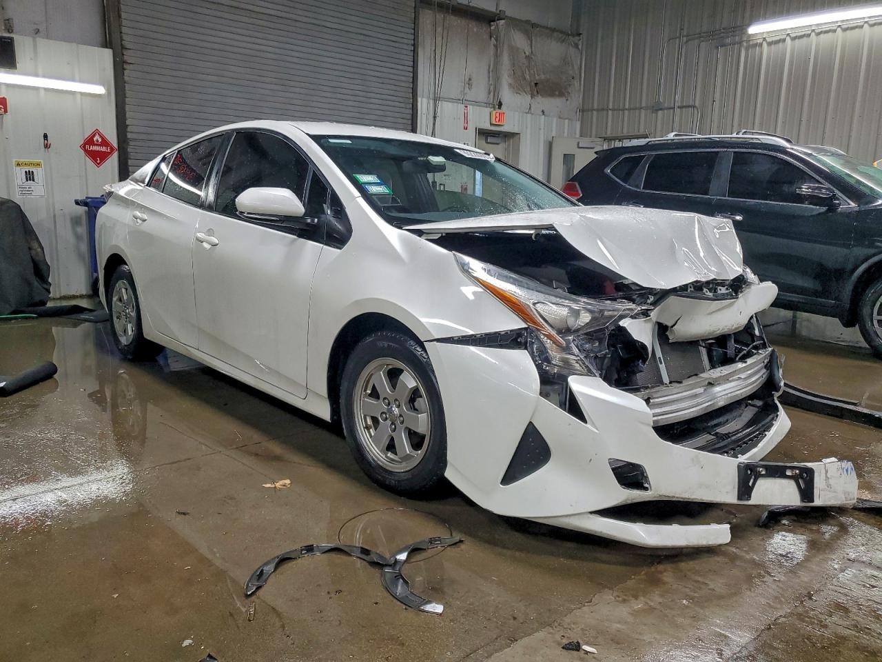 2016 TOYOTA PRIUS photo 7