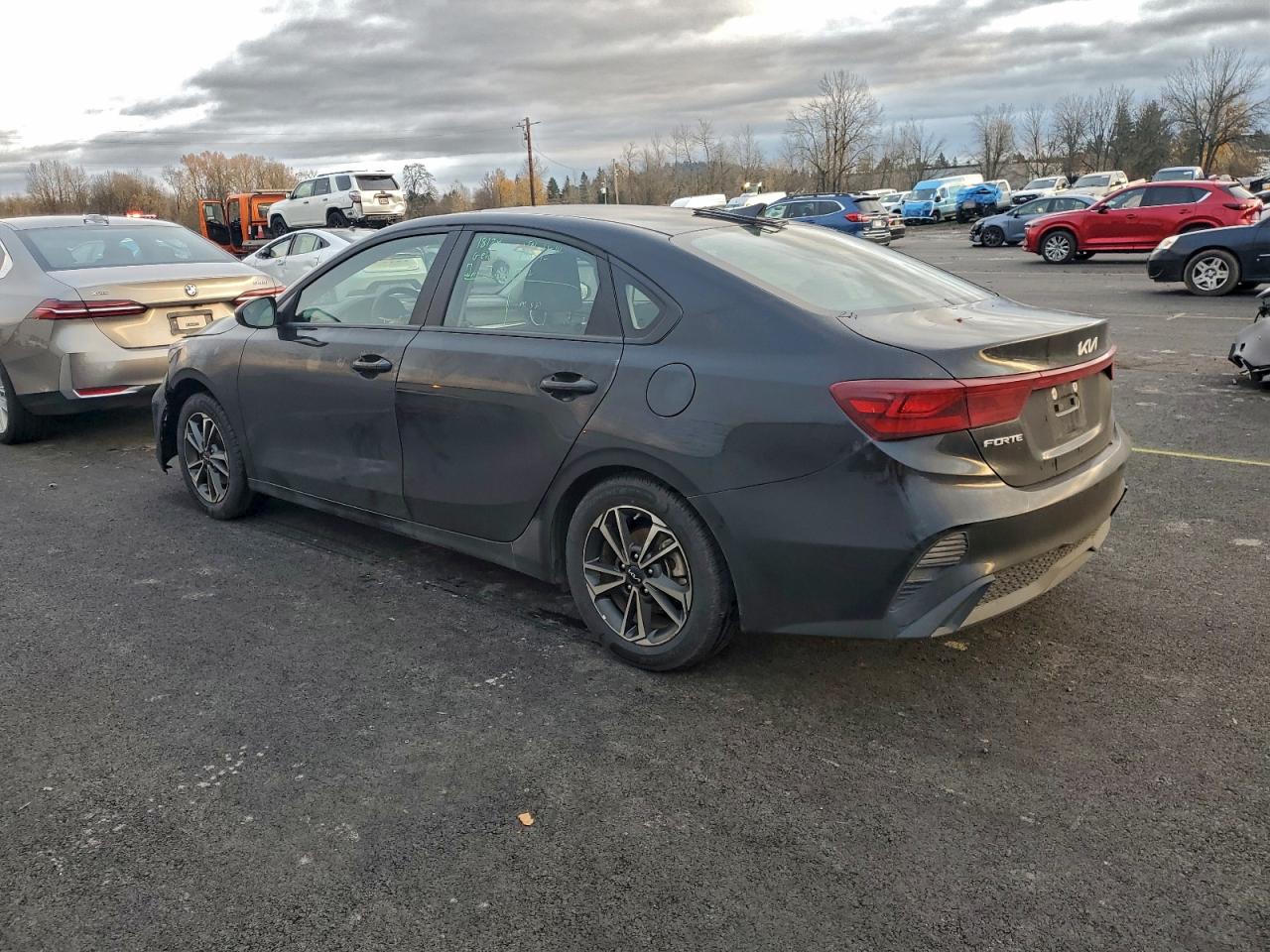 2024 KIA FORTE LX photo 4