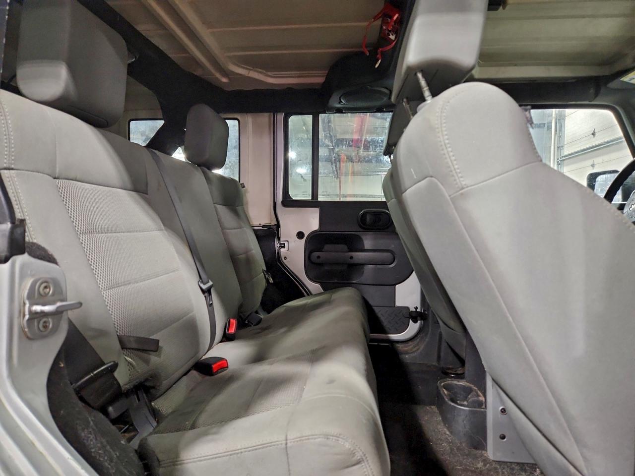2008 JEEP WRANGLER UNLIMITED SAHARA photo 31